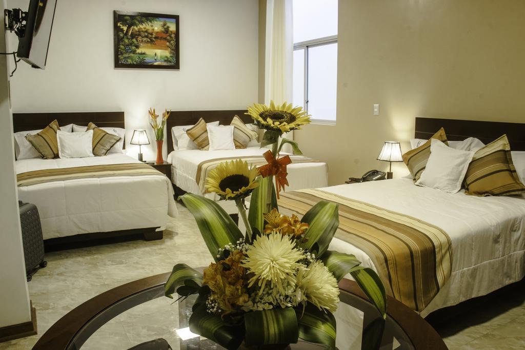איקיטוס Hotel Europa מראה חיצוני תמונה