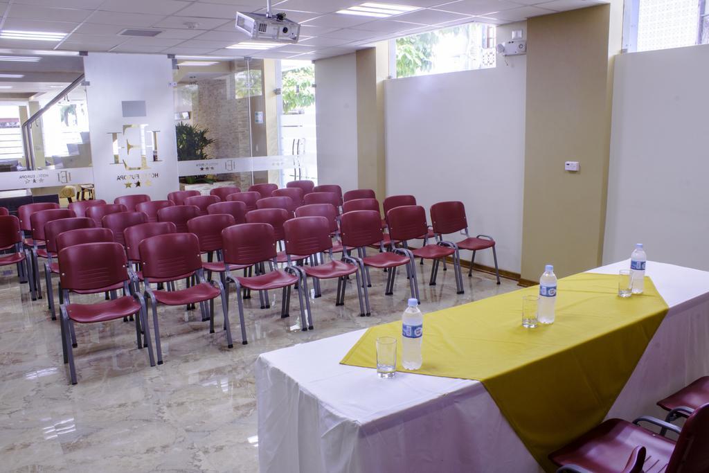 איקיטוס Hotel Europa מראה חיצוני תמונה