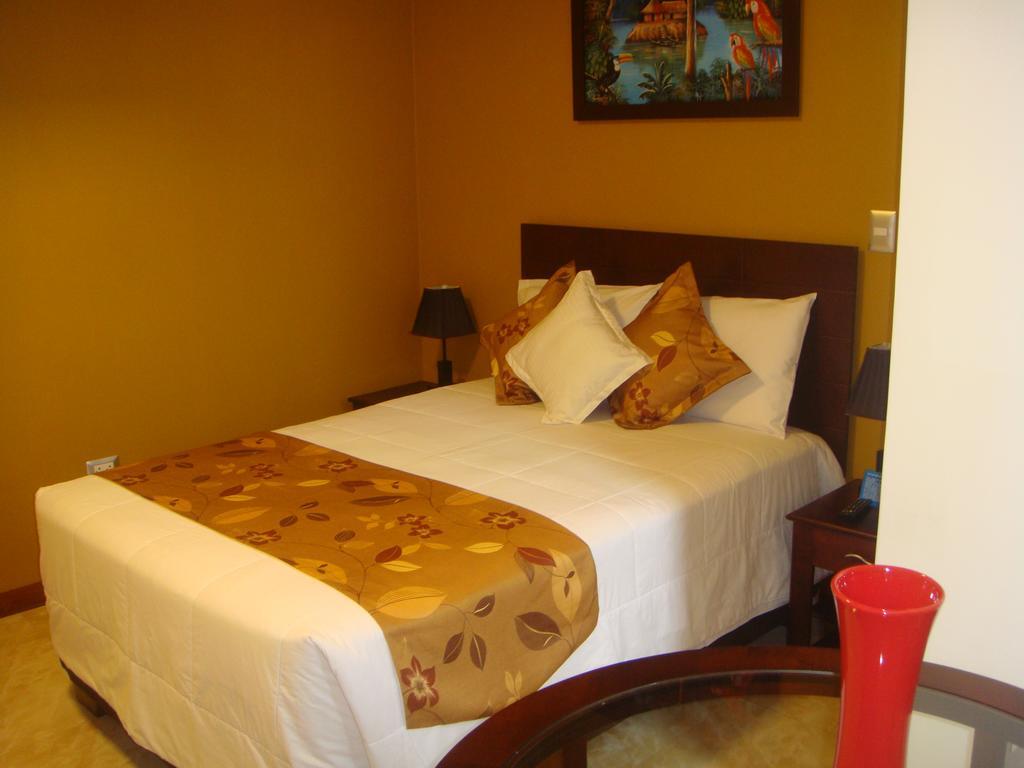איקיטוס Hotel Europa מראה חיצוני תמונה