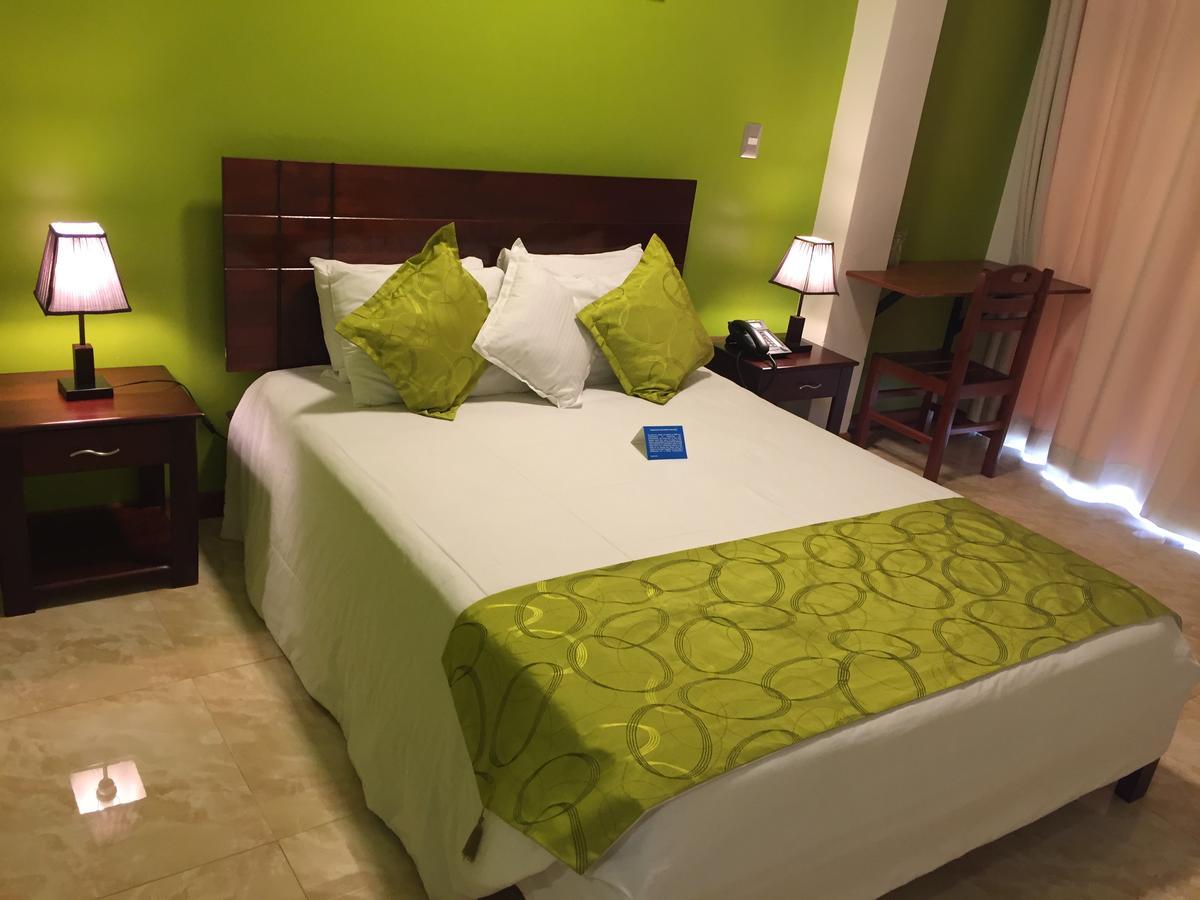איקיטוס Hotel Europa מראה חיצוני תמונה