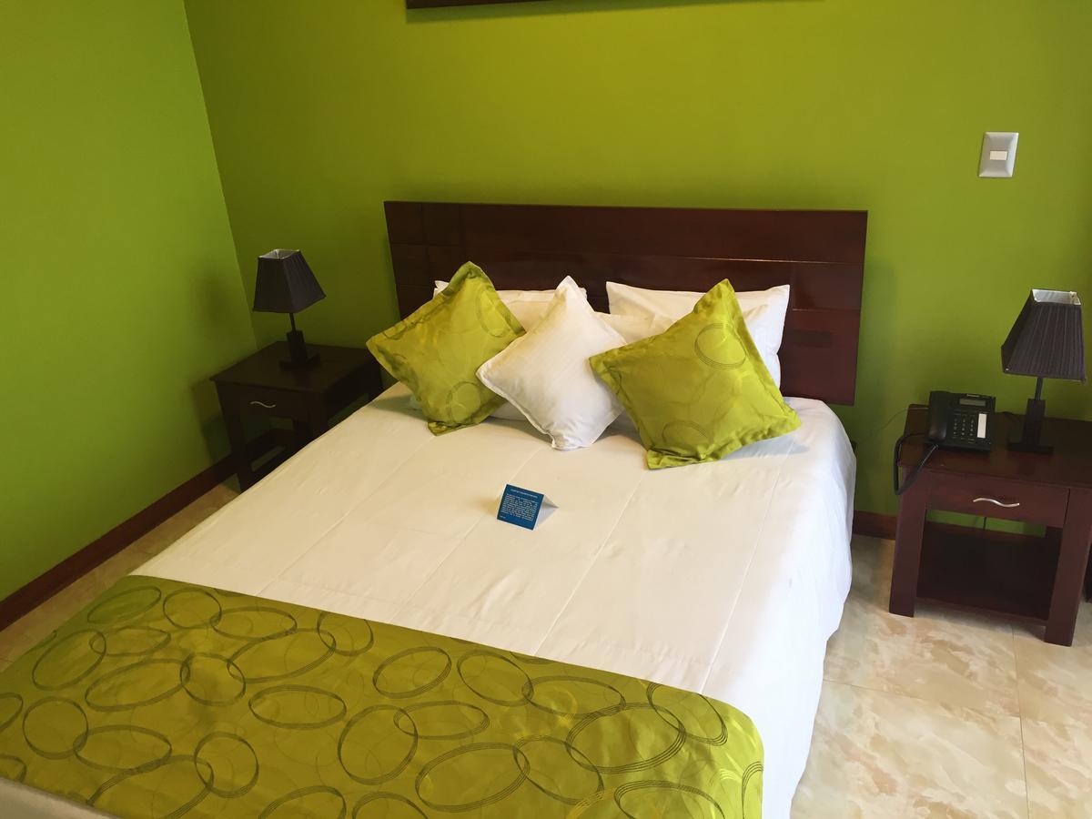 איקיטוס Hotel Europa מראה חיצוני תמונה