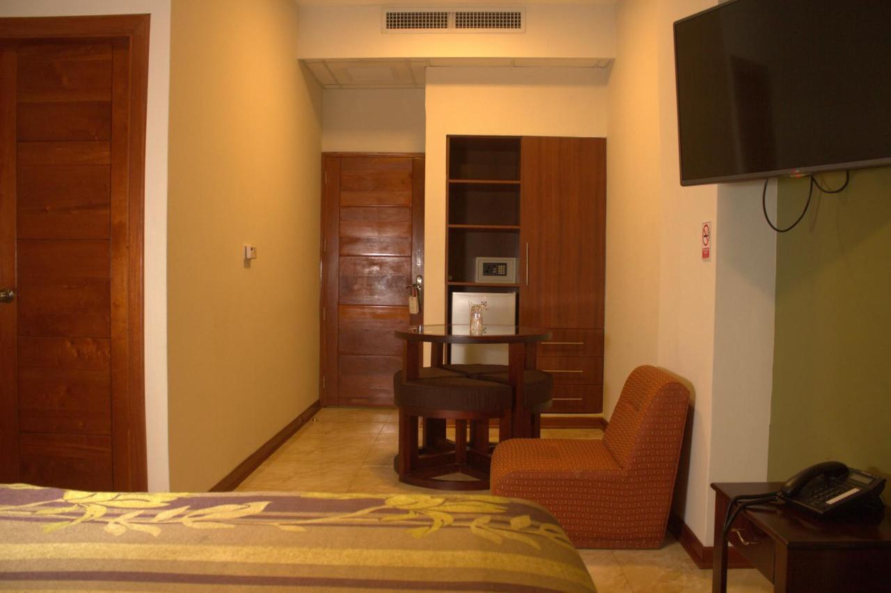 איקיטוס Hotel Europa מראה חיצוני תמונה