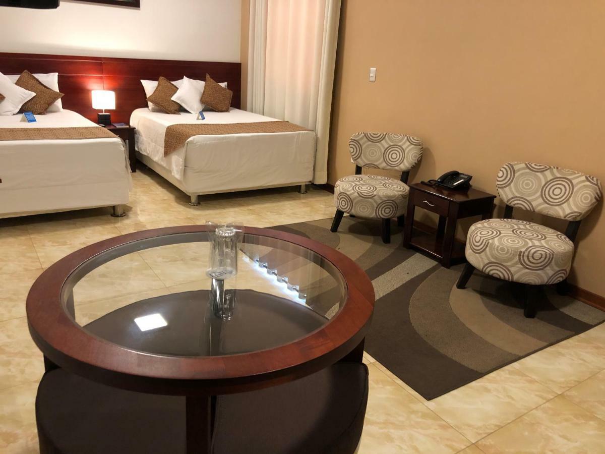 איקיטוס Hotel Europa מראה חיצוני תמונה